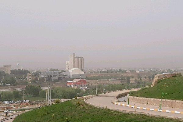 گرد و غبار چهارمحال و بختیاری را فرا می گیرد گرد و غبار چهارمحال و بختیاری را فرا می گیرد