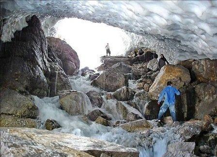هشدار نسبت به گردشگری در غارهای یخی هشدار نسبت به گردشگری در غارهای یخی