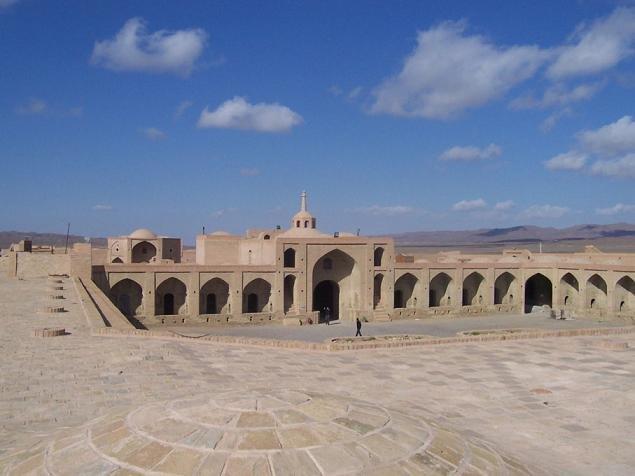 گشتی در پایتخت کاروانسراهای ایران گشتی در پایتخت کاروانسراهای ایران