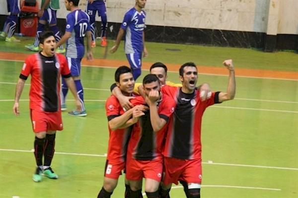 فاصله گیتی پسند و مس بیشتر شد
