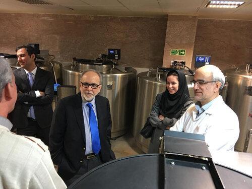مدیر عامل گروه توسعه بین المللی آکسفورد از شرکت فناوری بن یاخته های رویان بازدید کرد
