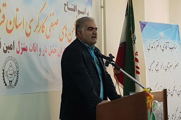 فعالیت 6 میلیون نفر در انجمن های صنفی کارگری کشور فعالیت 6 میلیون نفر در انجمن های صنفی کارگری کشور