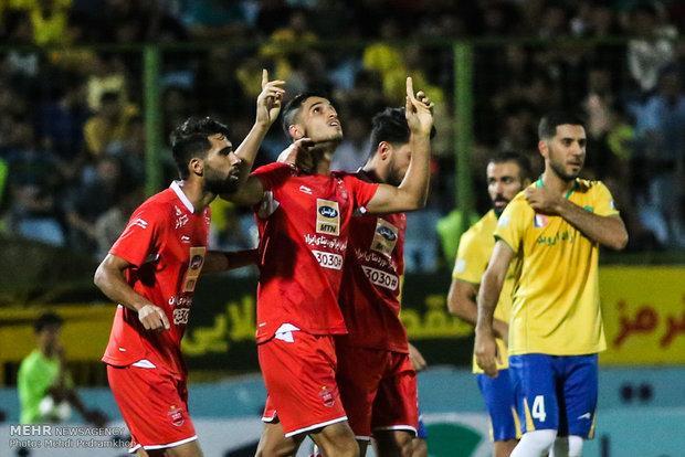 پیروزی سخت پرسپولیس مقابل صنعت نفت، صدر جدول دوباره جابجا شد پیروزی سخت پرسپولیس مقابل صنعت نفت، صدر جدول دوباره جابجا شد