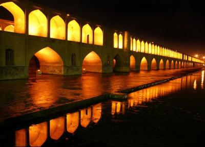 زاینده رود در اصفهان جاری شد