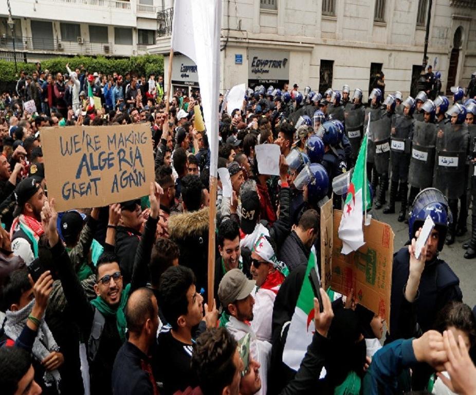 احزاب مخالف الجزایر خواهان تشکیل شورای انتقالی شدند