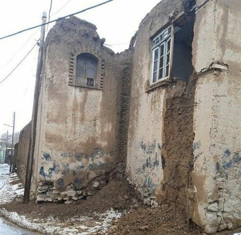 خسارت سیل به خانه تاریخی ساری اصلانی کنگاور خسارت سیل به خانه تاریخی ساری اصلانی کنگاور
