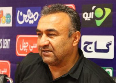 عدم حضور دست نشان در نشست خبری