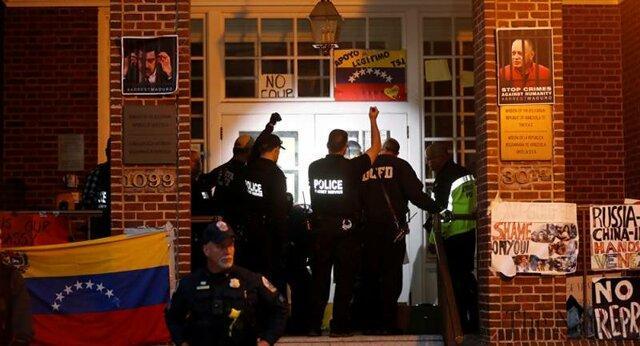 یورش پلیس آمریکا به سفارت ونزوئلا
