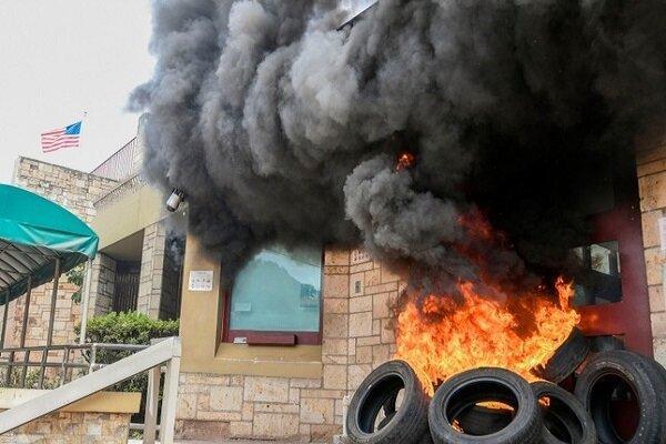 سفارت آمریکا در هندوراس به آتش کشیده شد