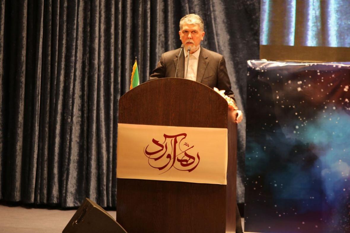 خبرنگاران وزیر ارشاد: بیش از هزار تن کاغذ برای کتاب و مطبوعات خبرنگاران وزیر ارشاد: بیش از هزار تن کاغذ برای کتاب و مطبوعات طی 2 هفته اخیر توزیع شد