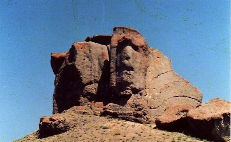 پیکره انسانی نمای باباداوود عنبران در فهرست آثار طبیعی پیکره انسانی نمای باباداوود عنبران در فهرست آثار طبیعی کشور به ثبت می رسد