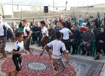 چشمه سلیمانیه کاشان بعد از چهار دهه با برگزاری مراسم نوروزگاه میزبان میهمانان نوروزی بود