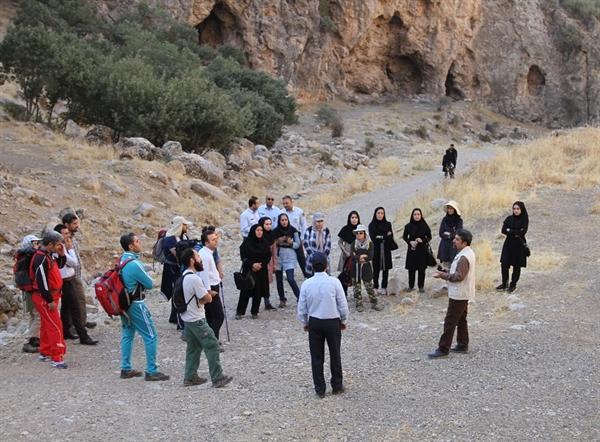 کارگاه آموزش طبیعت گردی و کوه پیمایی در تنگ بزازخانه کرمانشاه کارگاه آموزش طبیعت گردی و کوه پیمایی در تنگ بزازخانه کرمانشاه برگزار گردید