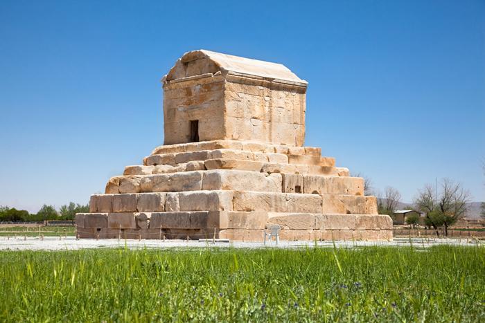 مقبره کوروش؛ قدیمی ترین ساختمان ضد زلزله جهان