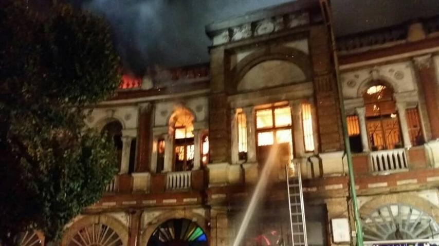 وضعیت میدان تاریخی حسن آباد تهران در آتش سوزی امشب