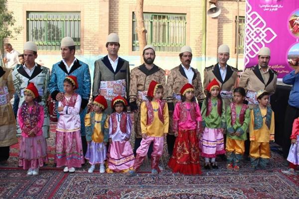 جشنواره لباس محلی در قرچک برگزار می شود جشنواره لباس محلی در قرچک برگزار می گردد