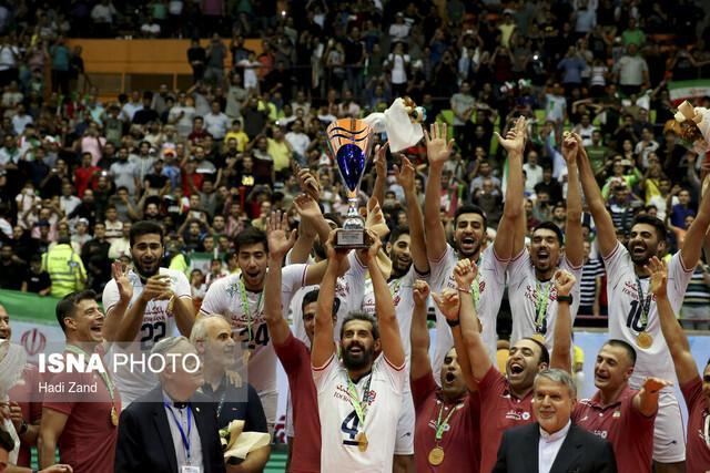 ایرانی ها 10 هزار نفری جشن قهرمانی گرفتند