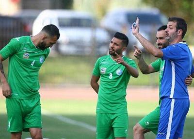 استراماچونی قید استفاده از یک آبی پوش را زد