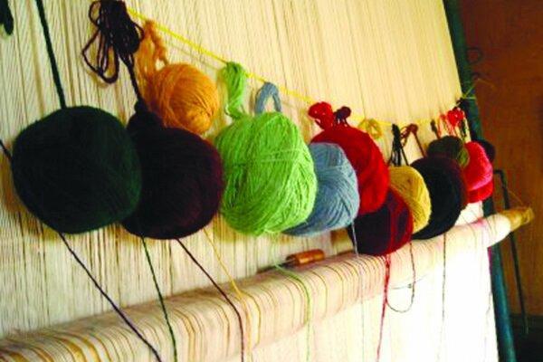 سالانه 290 هزار متر مربع فرش دستباف در آذربایجان غربی بافته سالانه 290 هزار متر مربع فرش دستباف در آذربایجان غربی بافته می شود