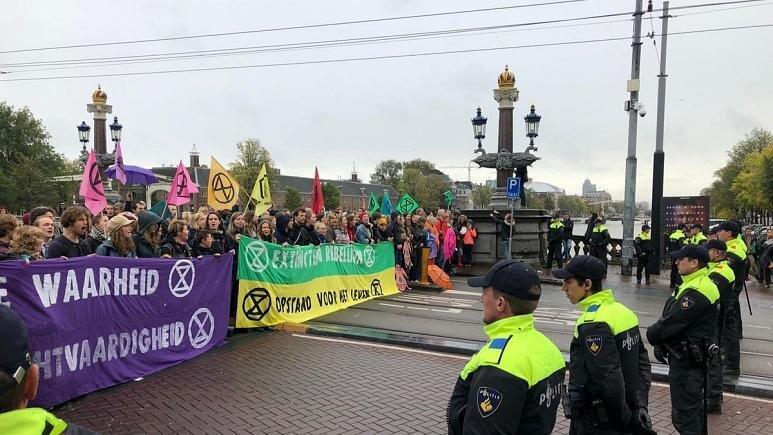 پلیس هلند 130 کنشگر محیط زیست را بازداشت کرد