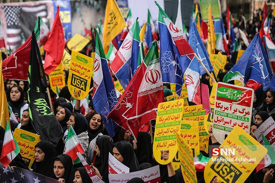 زنگ استکبارستیزی در مدارس سراسر کشور به صدا درآمد زنگ استکبارستیزی در مدارس سراسر کشور به صدا درآمد