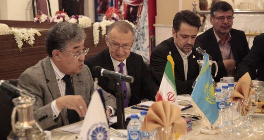 نشست سفیر قزاقستان با فعالان گردشگری و بازرگانی گلستان