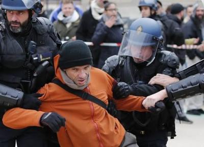 برخورد پلیس فرانسه با تجمع اعتصاب کنندگان در پاریس