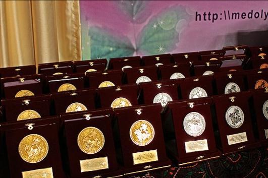 اعضای کانون دانش پژوهان نخبه بالای صد مدال المپیاد کسب کرده اعضای کانون دانش پژوهان نخبه بالای صد مدال المپیاد کسب نموده اند