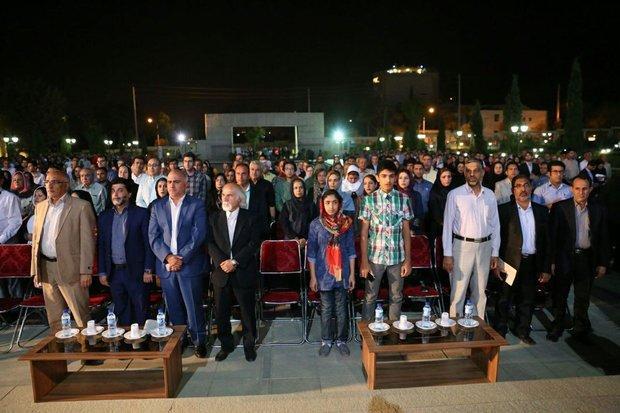 دهه فرهنگ فارس با نام حافظ آغاز شد دهه فرهنگ فارس با نام حافظ آغاز شد