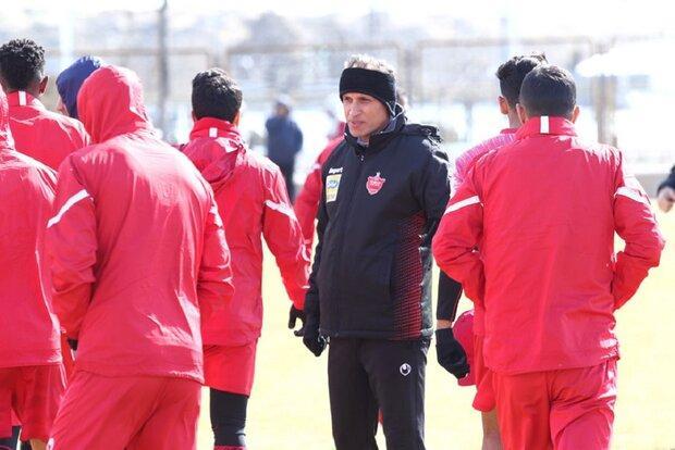 تمرین پرفشار پرسپولیس زیر بارش شدید باران تهران تمرین پرفشار پرسپولیس زیر بارش شدید باران تهران