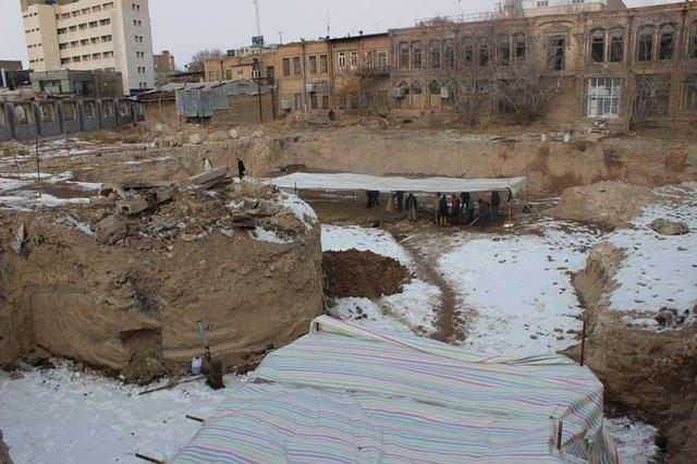 کشف برج قلعه قدیم تبریز هنگام کاوش در ارگ علیشاه کشف برج قلعه قدیم تبریز هنگام کاوش در ارگ علیشاه