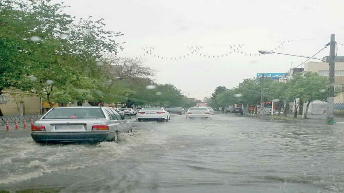 آب گرفتگی برخی نقاط مشهد در پی بارندگی های اخیر آب گرفتگی برخی نقاط مشهد در پی بارندگی های اخیر