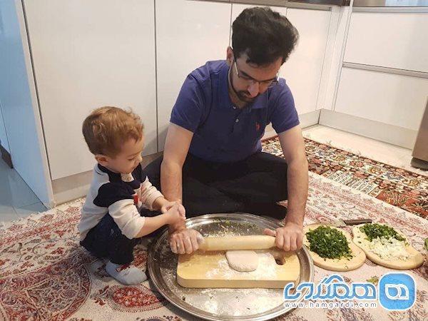 وزیر جوان مشغول آشپزی برای خانواده