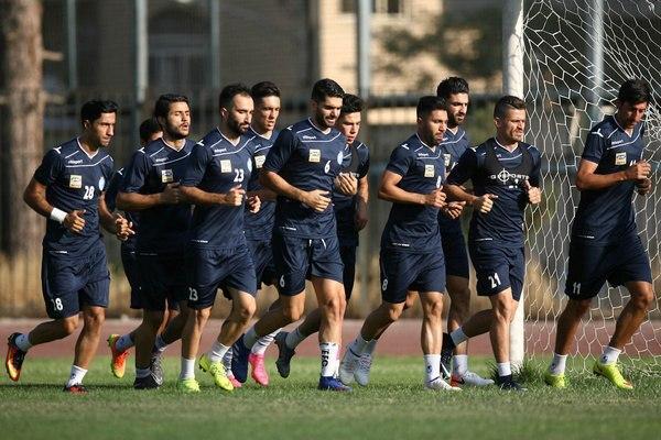 بازی درون گروهی استقلالی ها در زمین شماره 2 آزادی بازی درون گروهی استقلالی ها در زمین شماره 2 آزادی