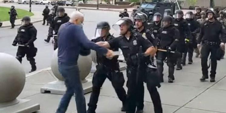 حمایت ترامپ از خشونت پلیس آمریکا علیه سالمند 75 ساله