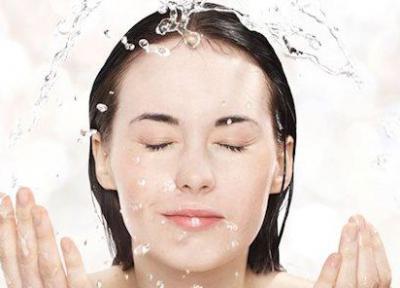 9 اشتباه عظیم که در هنگام شستن صورت مرتکب می شوید