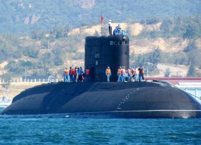فیلم، جابجایی زیردریایی عظیم الجثّه نیروی دریایی ارتش