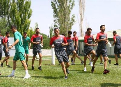تمرین سبک پرسپولیس در محوطه هتل، برگزاری نشست هماهنگی بازی امروز
