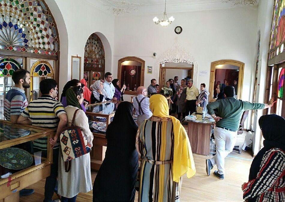 خبرنگاران برگزاری تورهای گردشگری با اخذ هزینه اضافی ممنوع خبرنگاران برگزاری تورهای گردشگری با اخذ هزینه اضافی ممنوع است