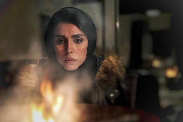 مستانه مهاجر فیلم 13 سالگی را تدوین می کند مستانه مهاجر فیلم 13 سالگی را تدوین می نماید