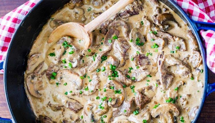 طرز تهیه بیف استراگانف، خوشمزه ترین غذای کلاسیک روسی طرز تهیه بیف استراگانف، خوشمزه ترین غذای کلاسیک روسی