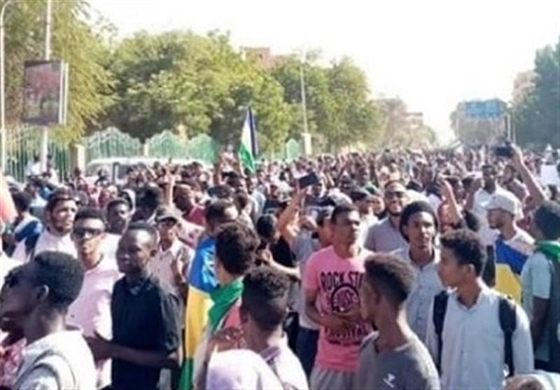 سودانی ها خواستار سرنگونی دولت حمدوک شدند سودانی ها خواهان سرنگونی دولت حمدوک شدند