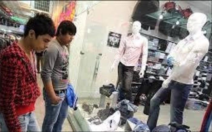 چرا نوجوانان به پوشیدن لباسهای عجیب و غریب علاقه دارند؟ چرا نوجوانان به پوشیدن لباسهای عجیب و غریب علاقه دارند؟