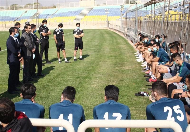 حضور مدیرعامل جدید پرسپولیس در تمرین سرخپوشان، گلایه های حضور مدیرعامل جدید پرسپولیس در تمرین سرخپوشان، گلایه های حسینی از مسائل و صحبت سمیعی با بازیکنان و گل محمدی