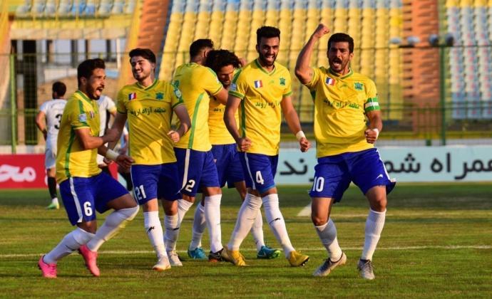 صدرنشینی نفت آبادان با برد مقابل گل گهر، پیروزی فولاد و صدرنشینی نفت آبادان با برد مقابل گل گهر، پیروزی فولاد و پیکان و مس کرمان در شب تساوی پیکان و آلومینیوم اراک