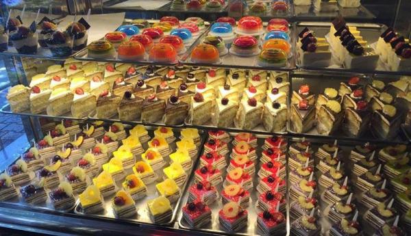 شیرینی شب یلدا گران نمیشود