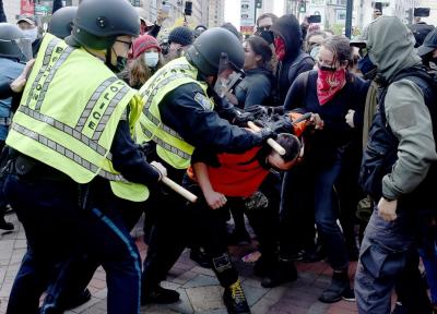طرفداران ترامپ در واشنگتن با پلیس درگیر شدند