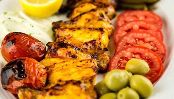 طرز تهیه جوجه کباب رستورانی با ماست و زعفران طرز تهیه جوجه کباب رستورانی با ماست و زعفران
