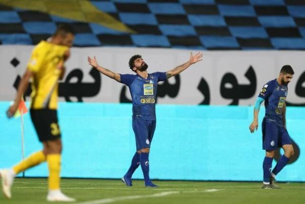 دانشگر: در هتل مثل پادگان یک نوع غذا جلوی ما می گذارند