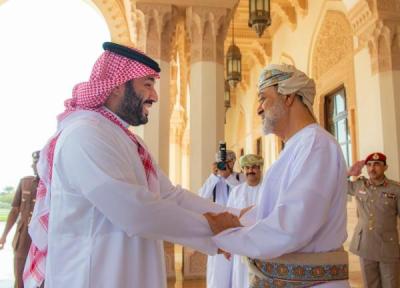 عکس ، خنده های سلطان عمان و ولی عهد عربستان در لحظه دیدار در مسقط